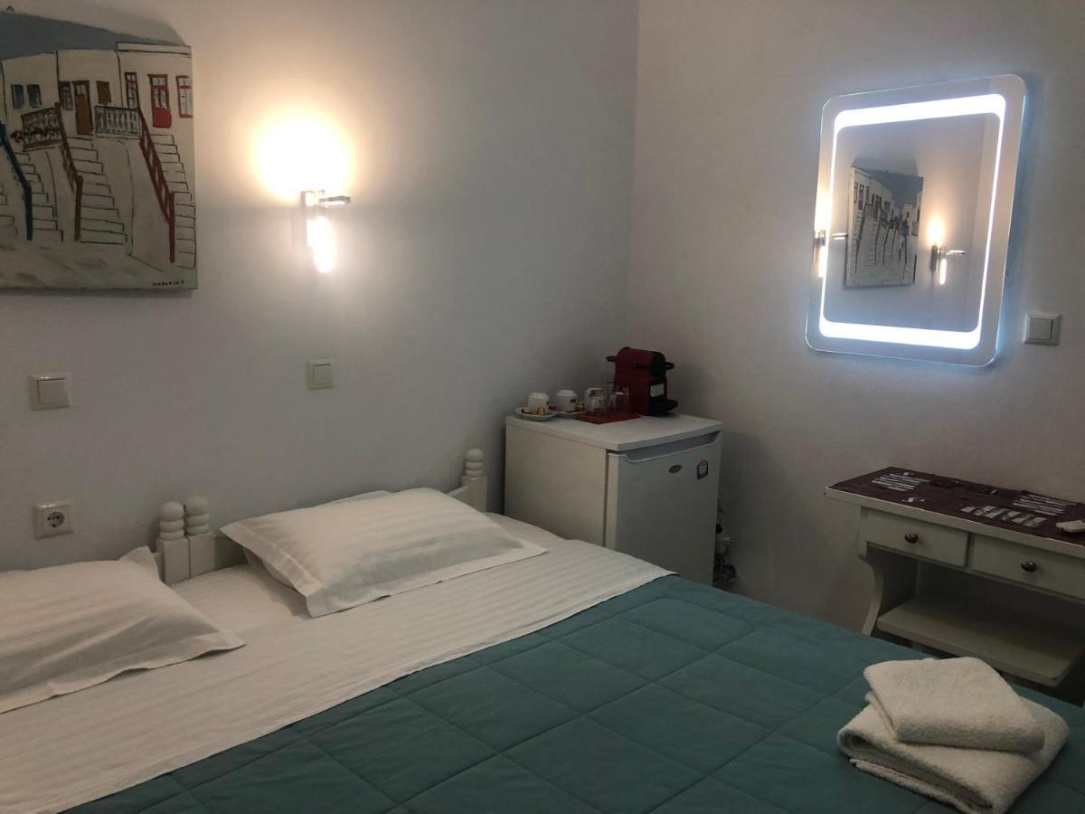 11 Hotel